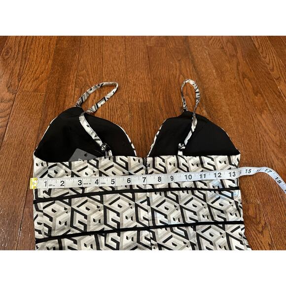 NWT GUESS WOMEN'S Logo G-CUBE SLEEK Satin PLUNGE mini Dress Size 2 Retro No bra - Picture 10 of 15